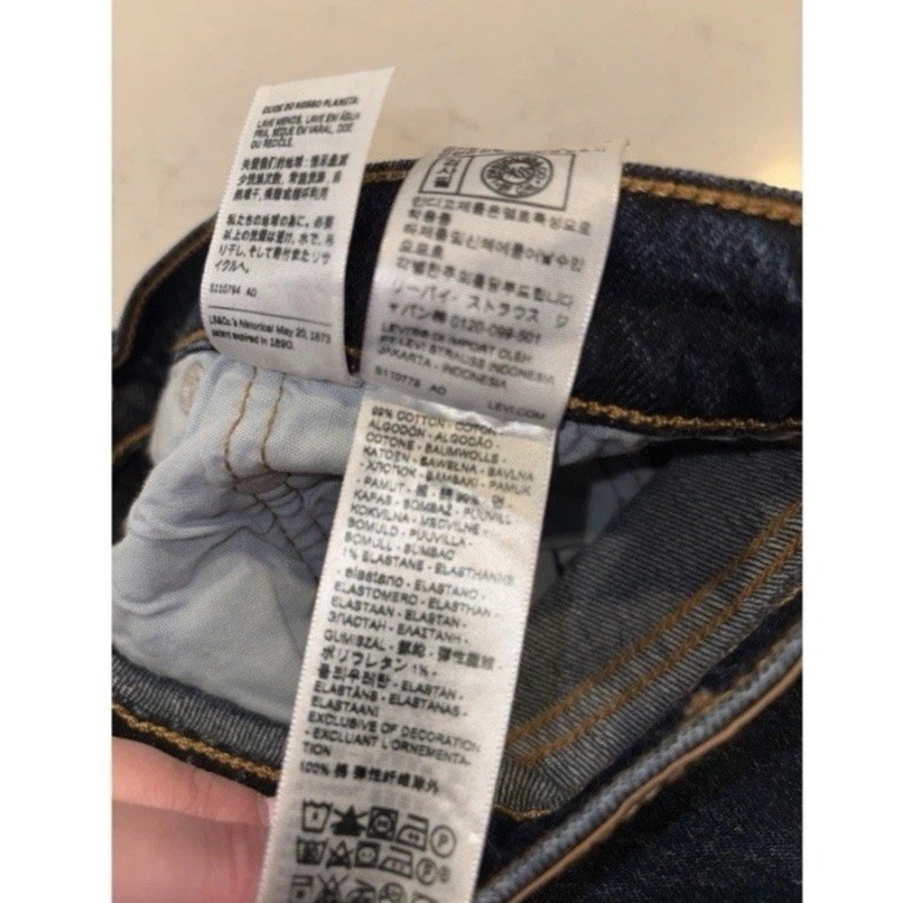 Levi's 501 Curve Premium Women's High Rise Button Fly Jeans Straight 32x30 NWT - Picture 6 of 7